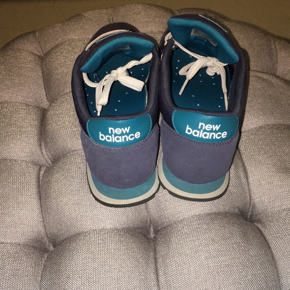 Blue New Balance sneaker - Picture 3 of 4