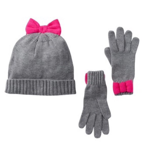 girls grey hat and gloves
