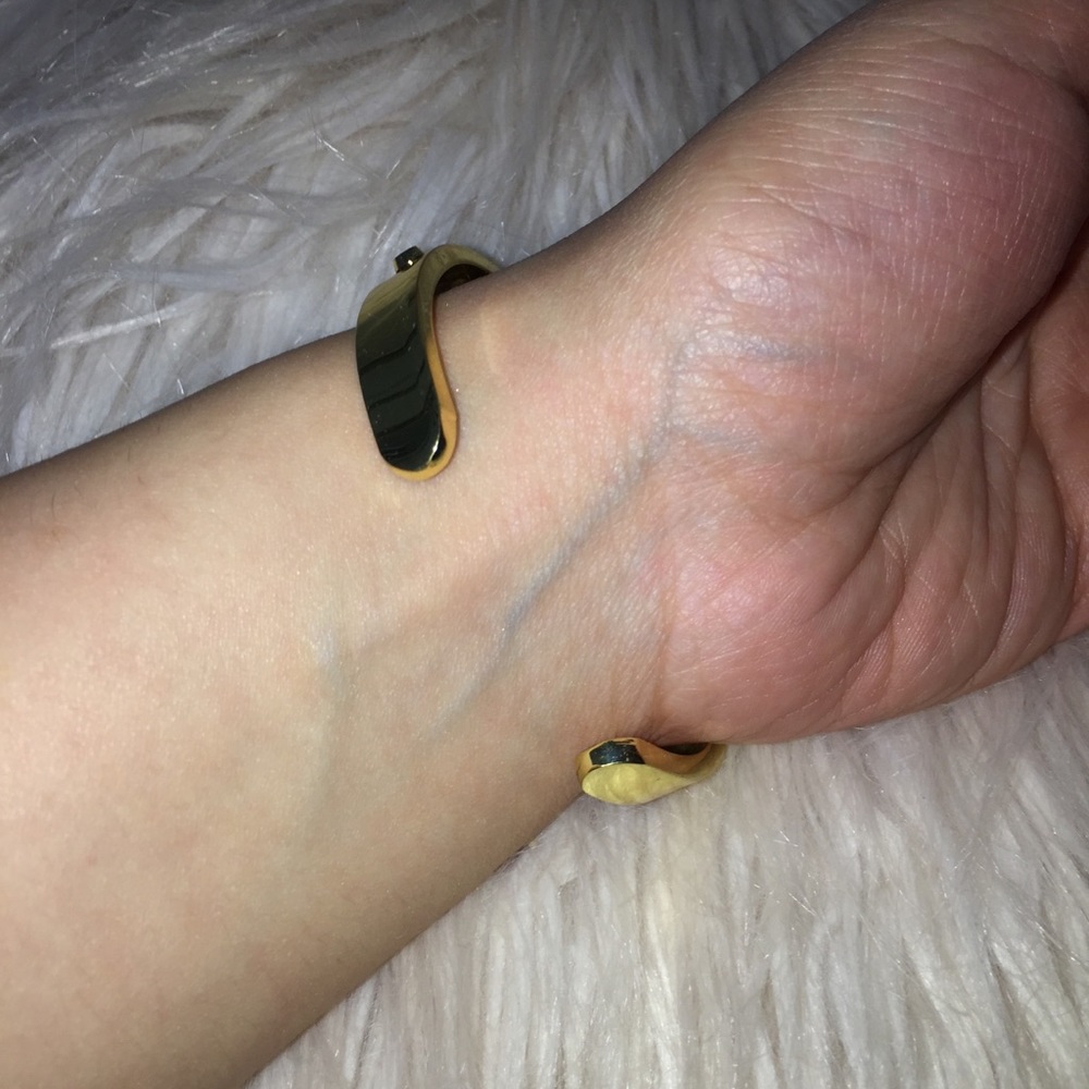 Gold Rhinestone studded cuff - Picture 6 of 8