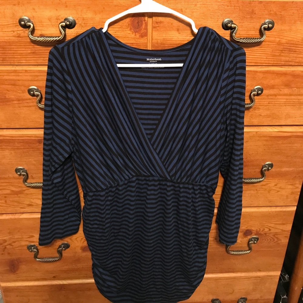 Large maternity shirt