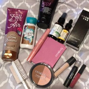 Skin, hair & makeup bundled 🌟donating soon