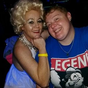 Meet your Posher, Renee