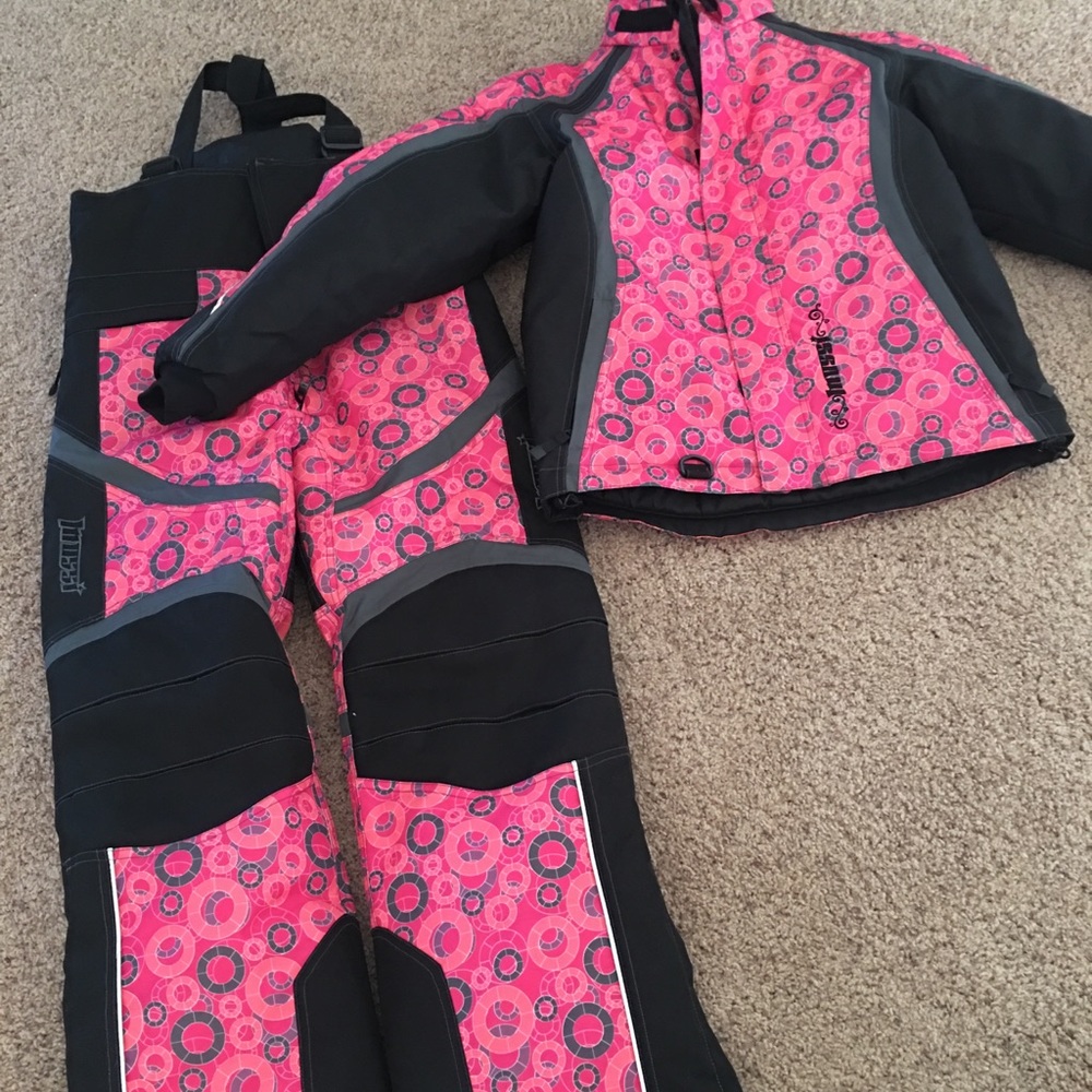 Pink snow gear (NWOT)