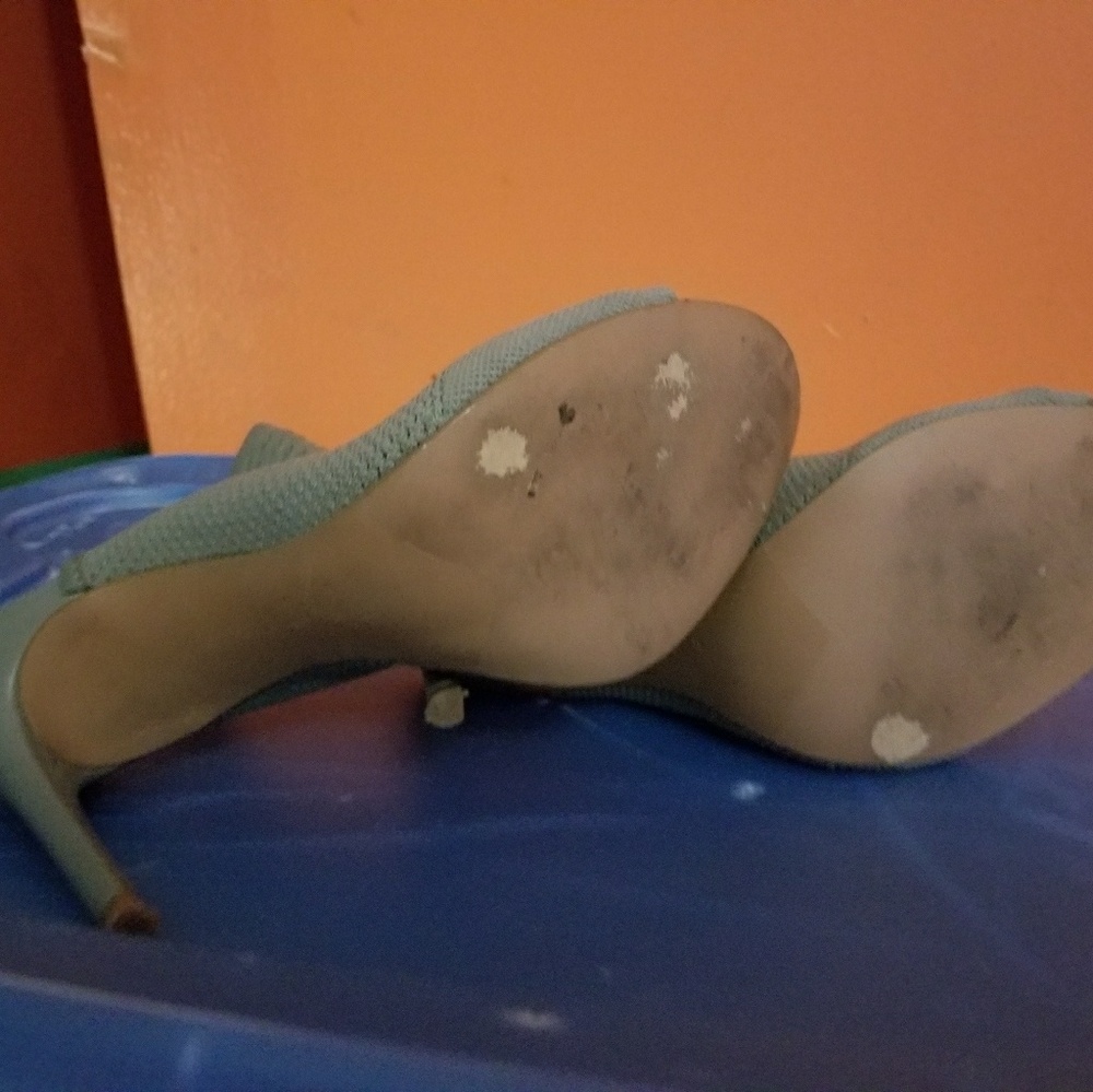 Shoe - Picture 2 of 3