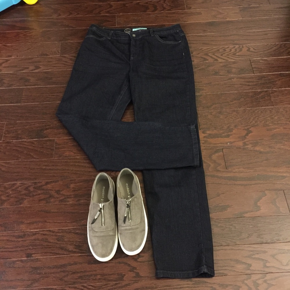 Womens Charter Shop Club Slim Leg Stretch Jeans