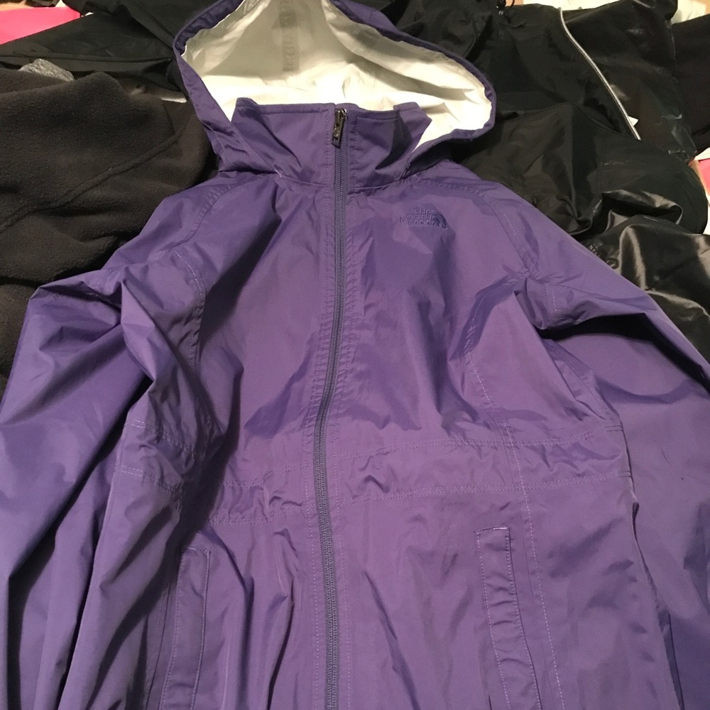 Purple north face rain jacket hyvent 2.5L like new