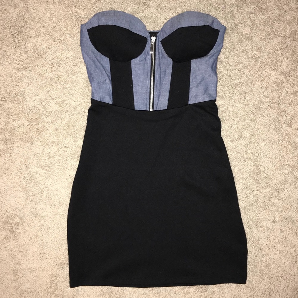 SEXY 2B BEBE STRAPLESS DRESS - NEW WITH TAGS