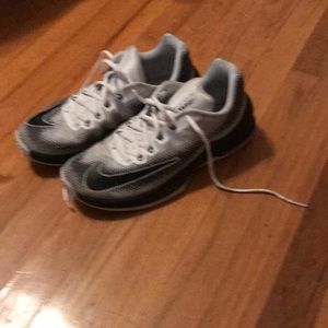 Nike air max infuriate size men’s  9.5