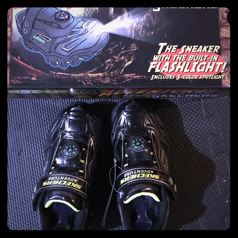 Sketchers Adventure kids shoes w flashlight: NIB!