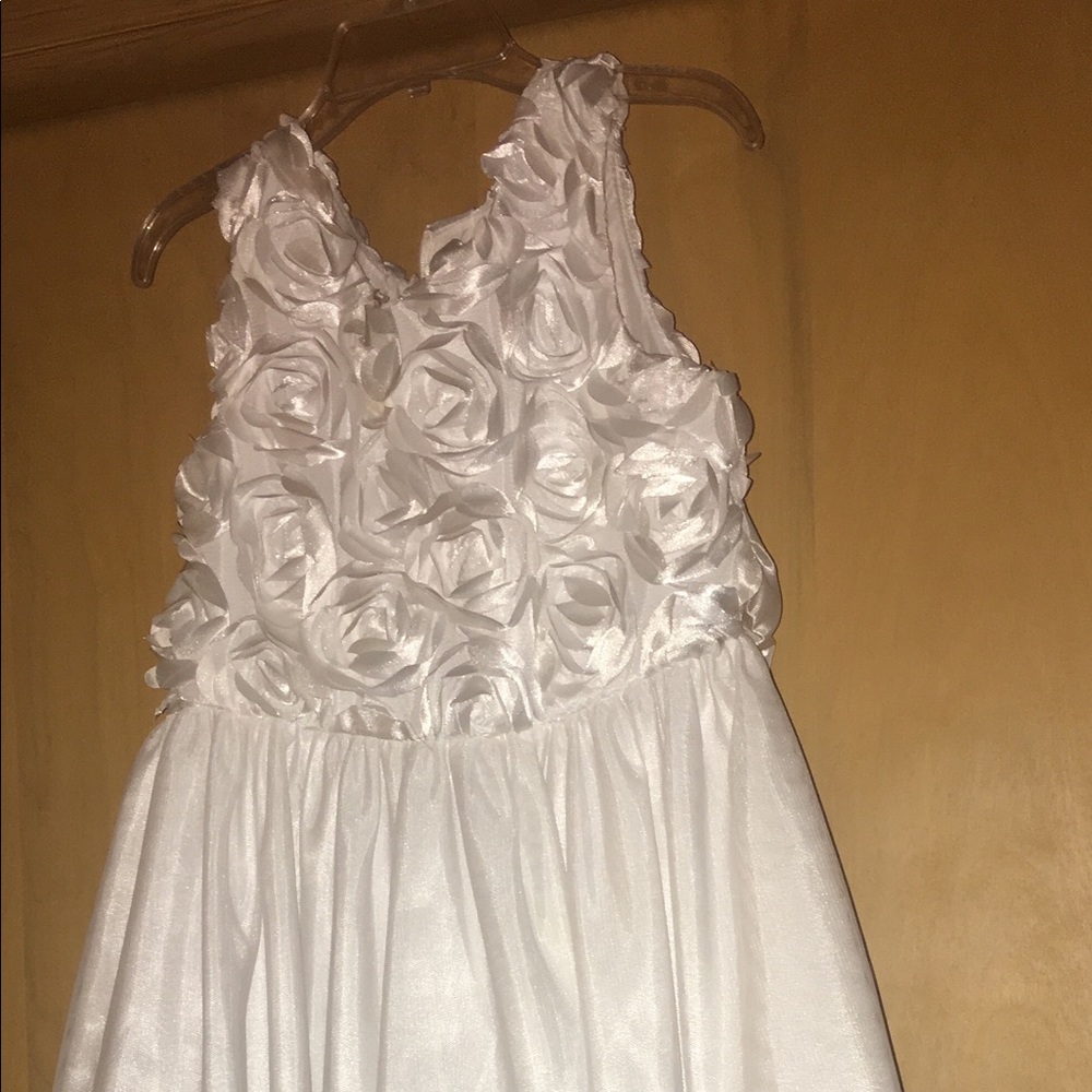 White beautiful dress worn once from Macy’s
