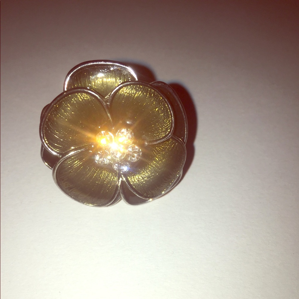 Ring - Picture 2 of 4