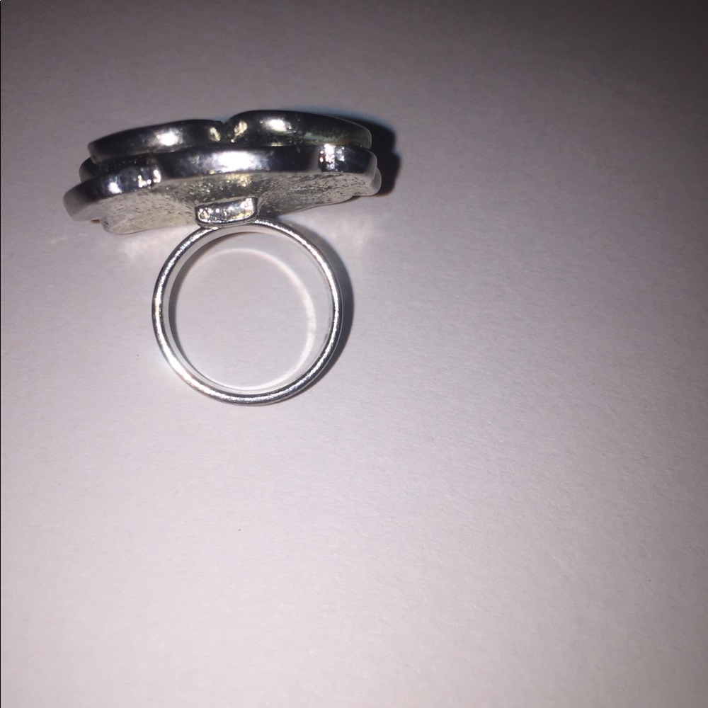 Ring - Picture 3 of 4