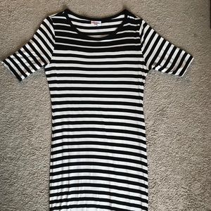 LuLaRoe S Black and White Julia