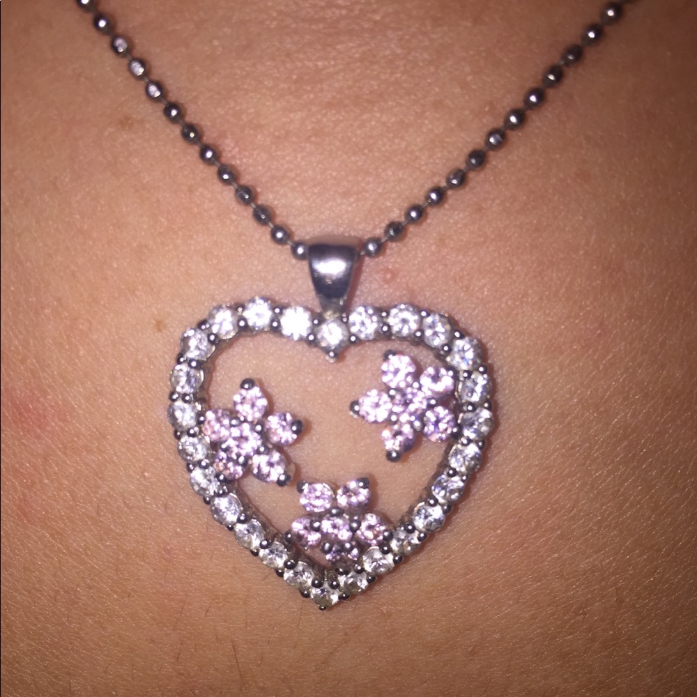 ❤️ w/ 🌸 necklace