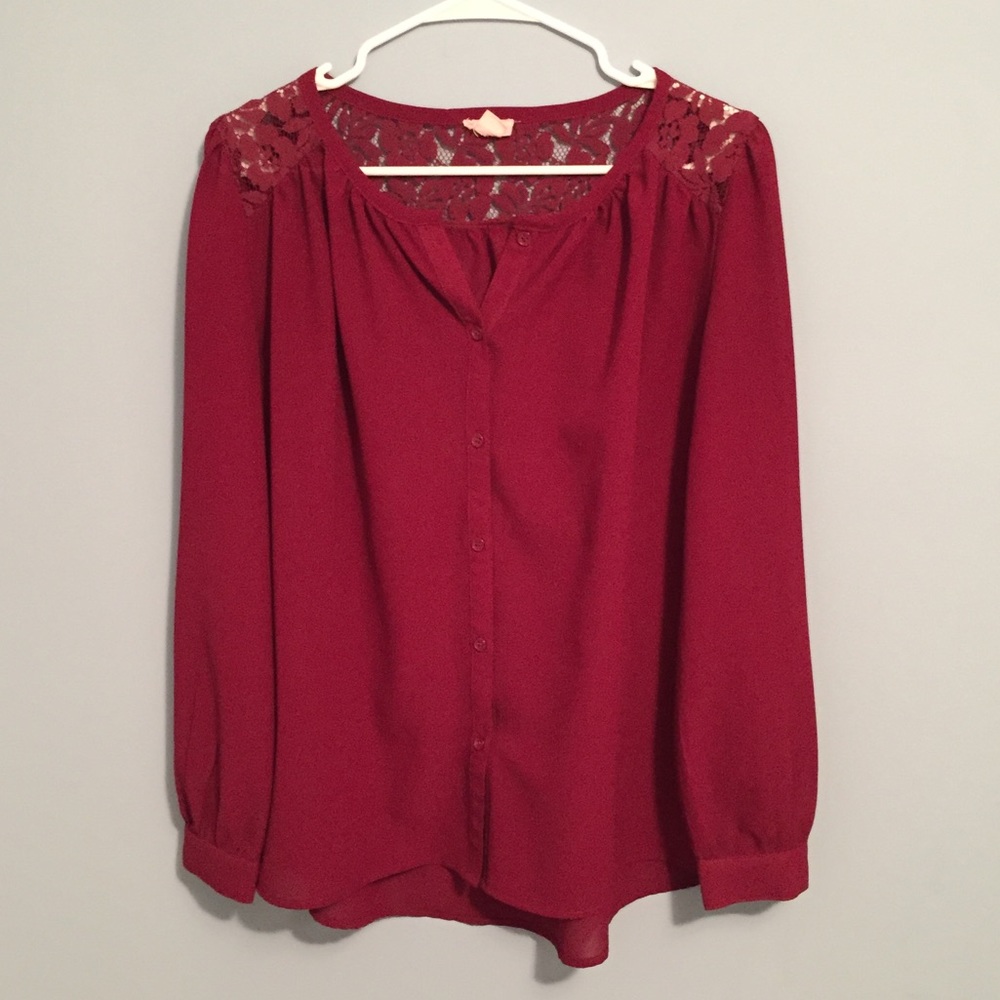 Great Top with Lace Detail