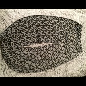 NWOT Authentic Michael Kors Infinity Scarf