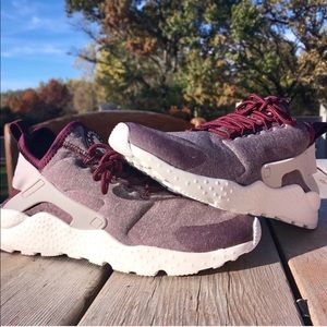 REPOSHING!! Nike Hurache