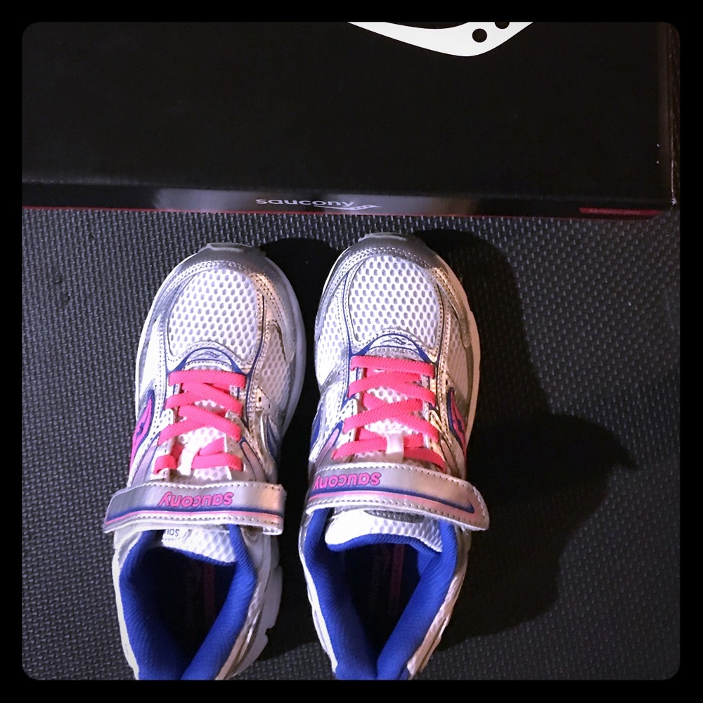 Saucony girls sneakers- new in box! Great quality