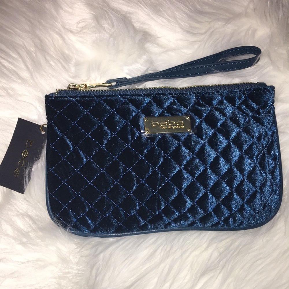 NWT Bebe Crushed Velvet Wristlet in Peacock