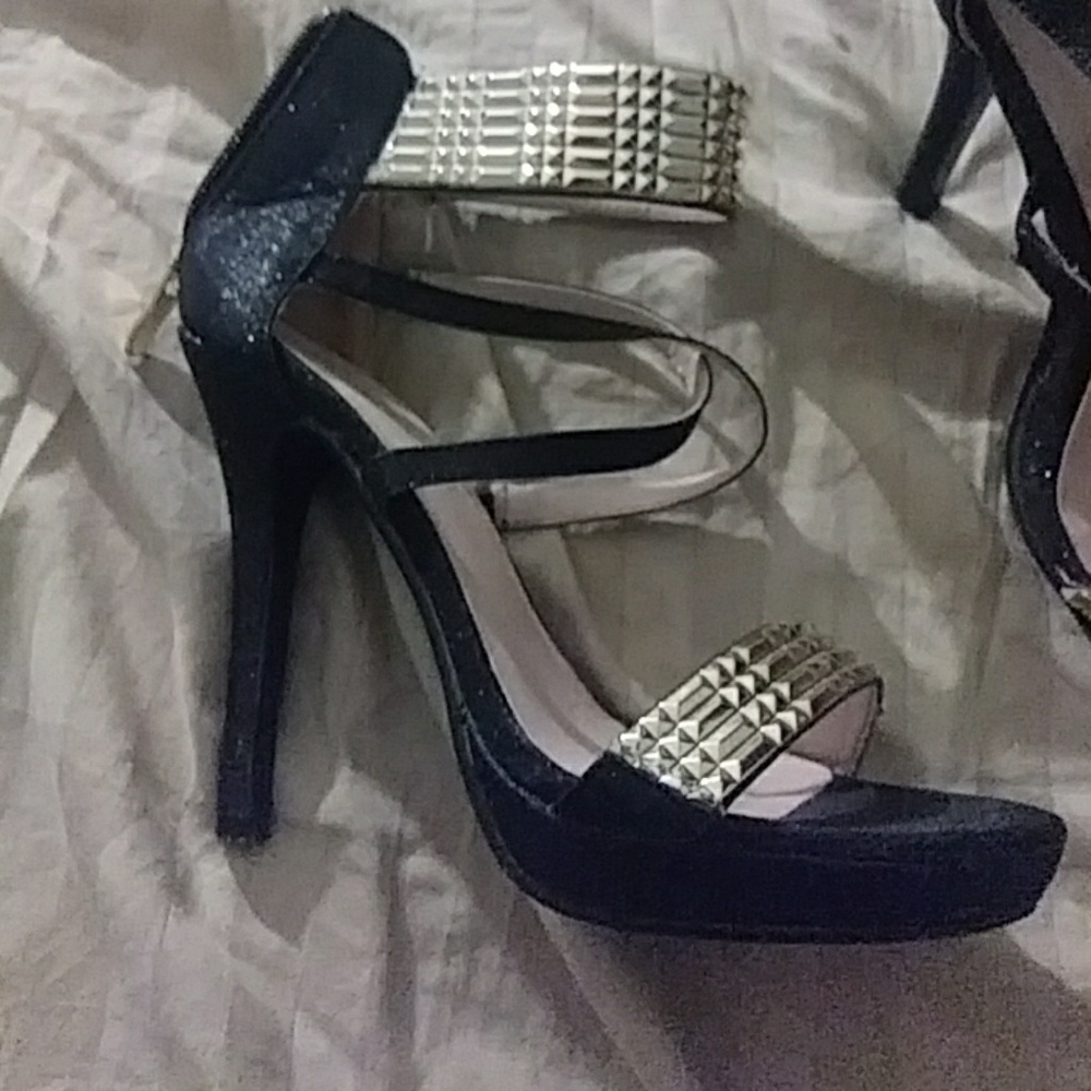 Shoes - Picture 2 of 3