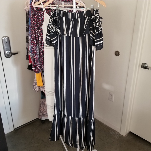 Stripe off-shoulder ruffle maxi - Navy - Picture 4 of 6