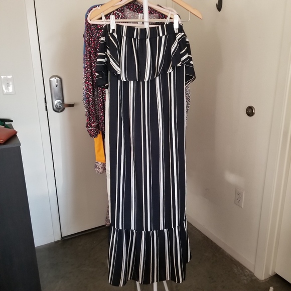 Stripe off-shoulder ruffle maxi - Navy - Picture 6 of 6