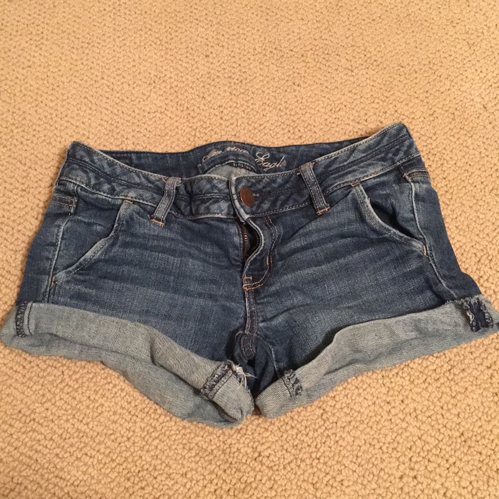 AEO shorts size 2 built in stretch great condition