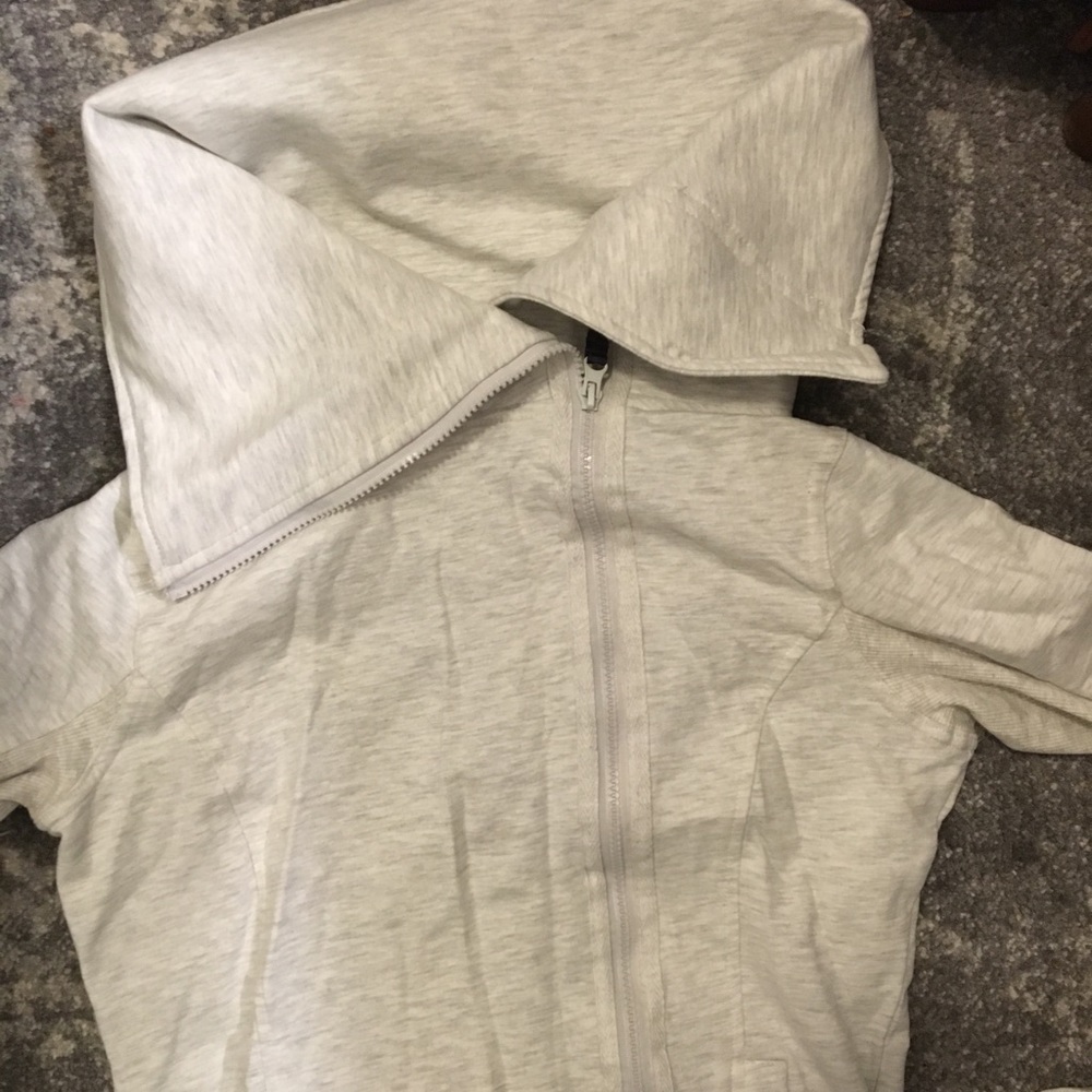 Beige zip up sweatshirt