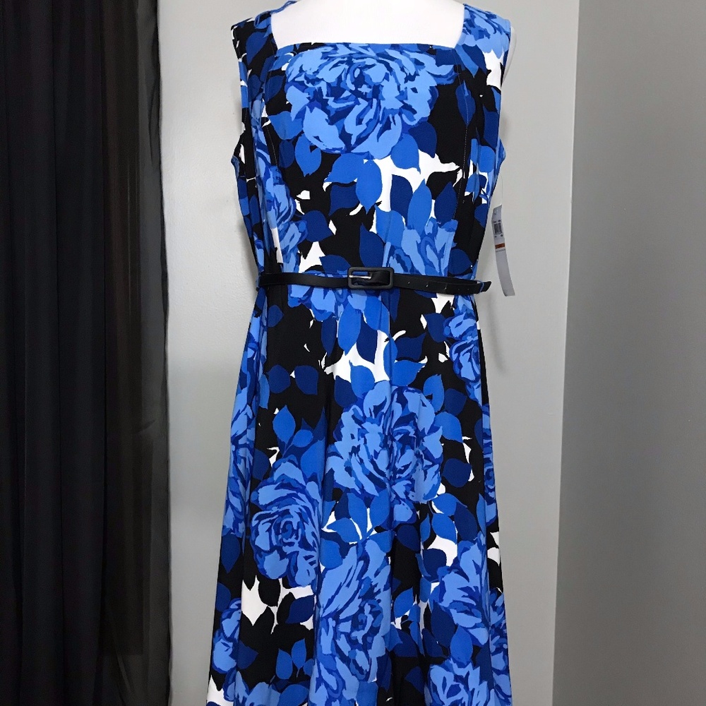 London Times Floral Print Sleeveless Belted Dress