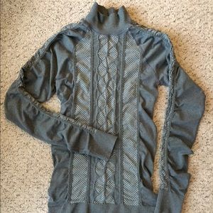 RARE Athleta cable gray mock turtleneck ruched L