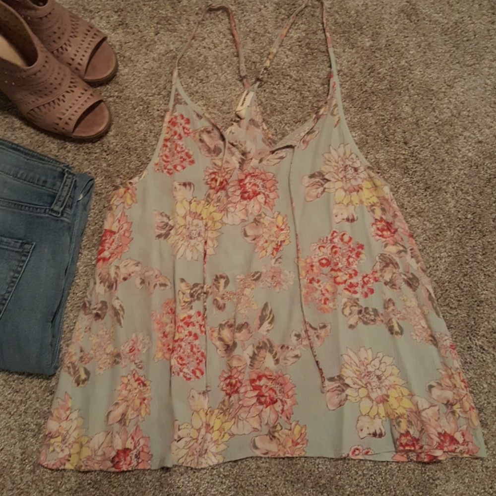 Billabong Tank🌸