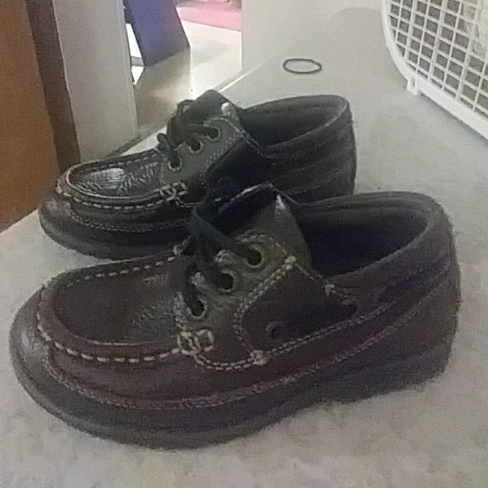 Shoes - Picture 2 of 5