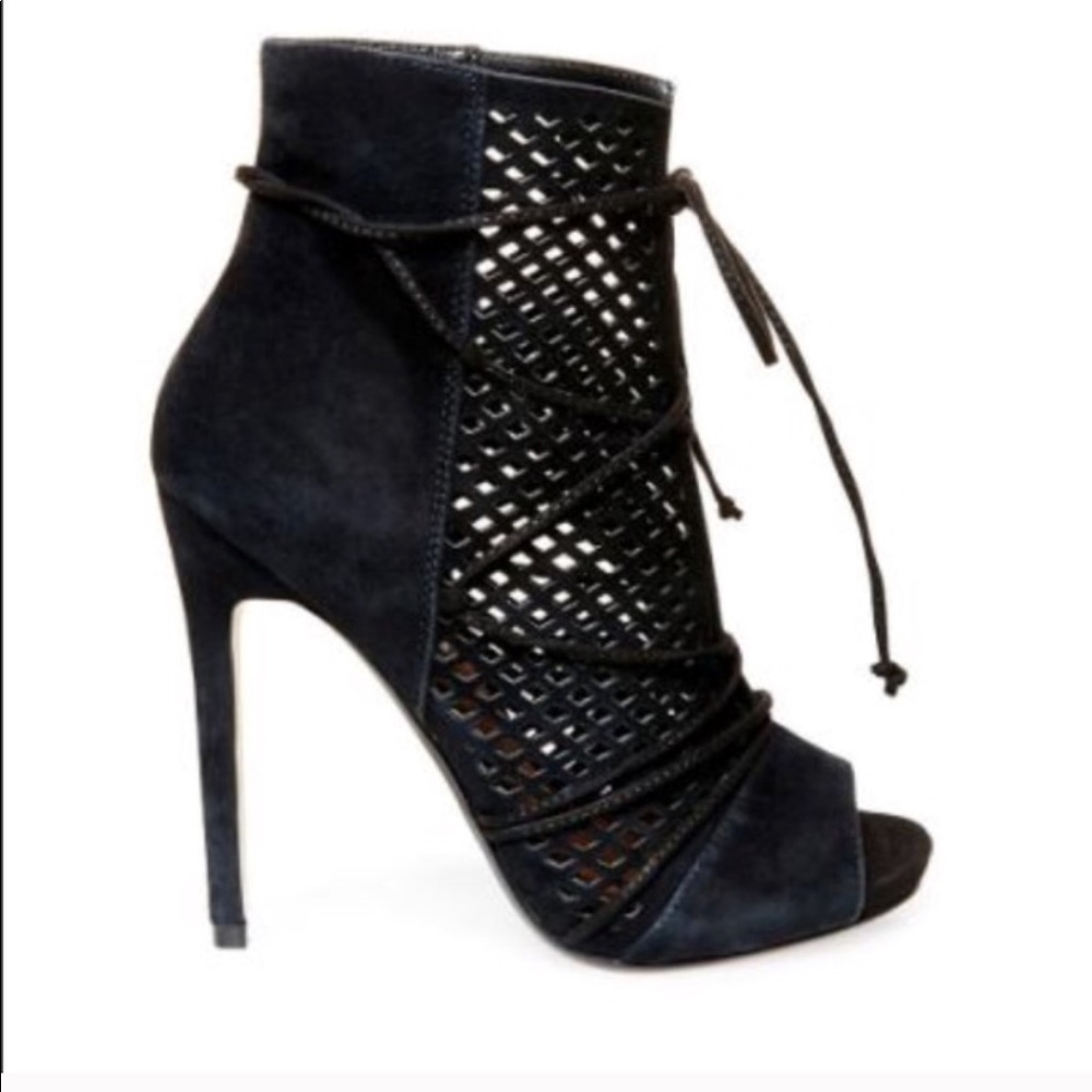 STEVE MADDEN MADDYE LACE UP HEEL NEVER WORN!!!