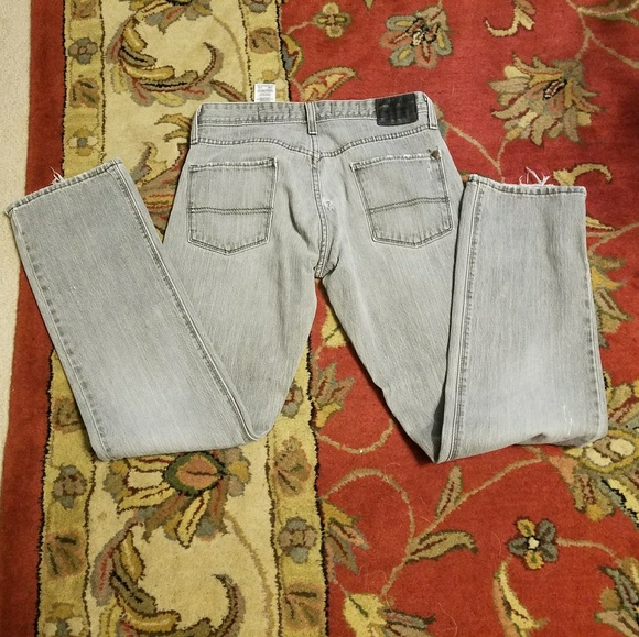 ✔Authentic SignatureJeans-Smoke Free Home - Picture 4 of 5