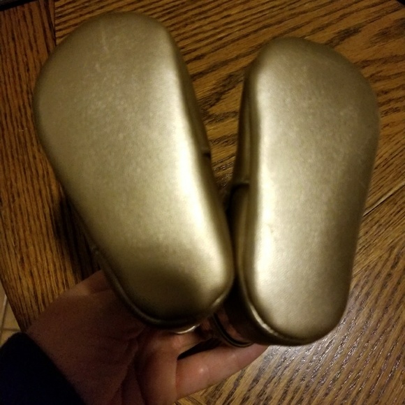 Baby Girl Gold Boots Size 1 - Picture 2 of 2