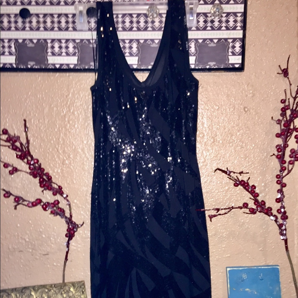 Sparkly sequined little black dress