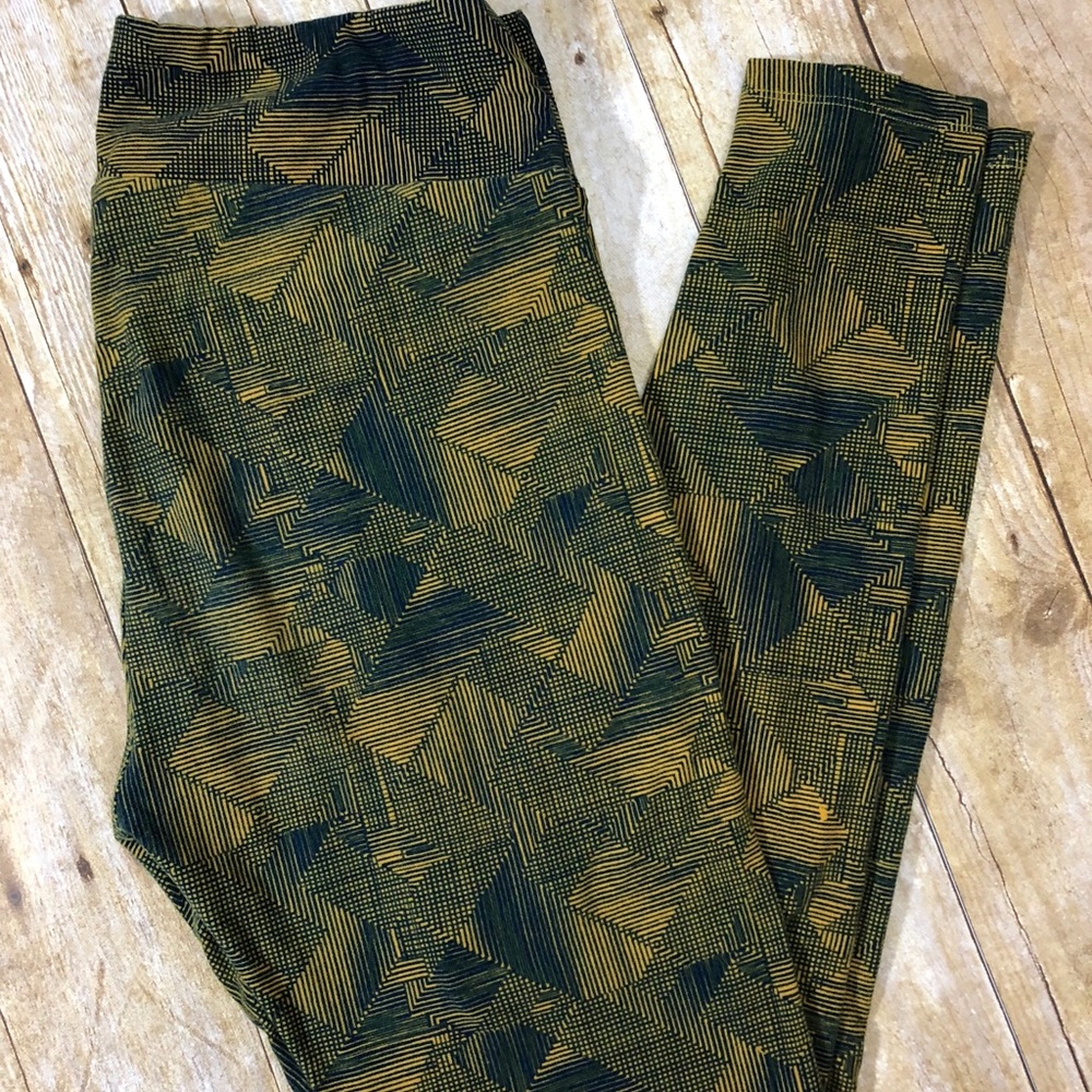 LuLaRoe Tall and Curvy “Aztec” Print Leggings