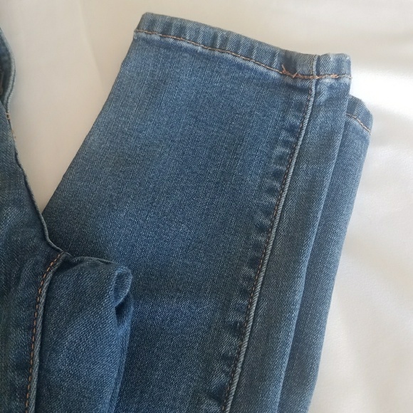 DONATED - Picture 4 of 8