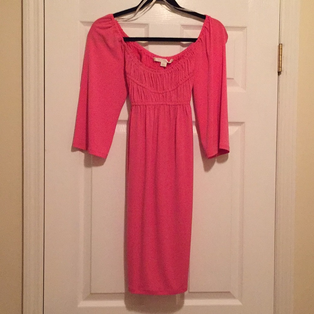 Poet style off the shoulder or scoop neck dress.