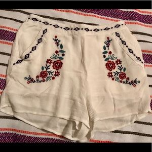 FLORAL SHORTS (PACSUN)