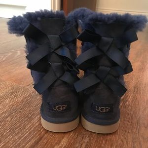 Navy Bow Back Uggs
