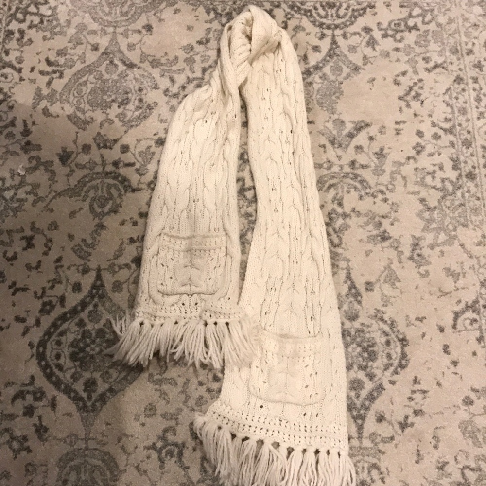 Off White Scarf with Pockets
