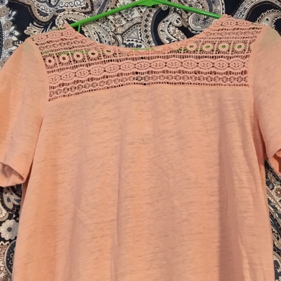 Old Navy Nude Pink Knit Short Sleeve Shirt Medium - Picture 2 of 8