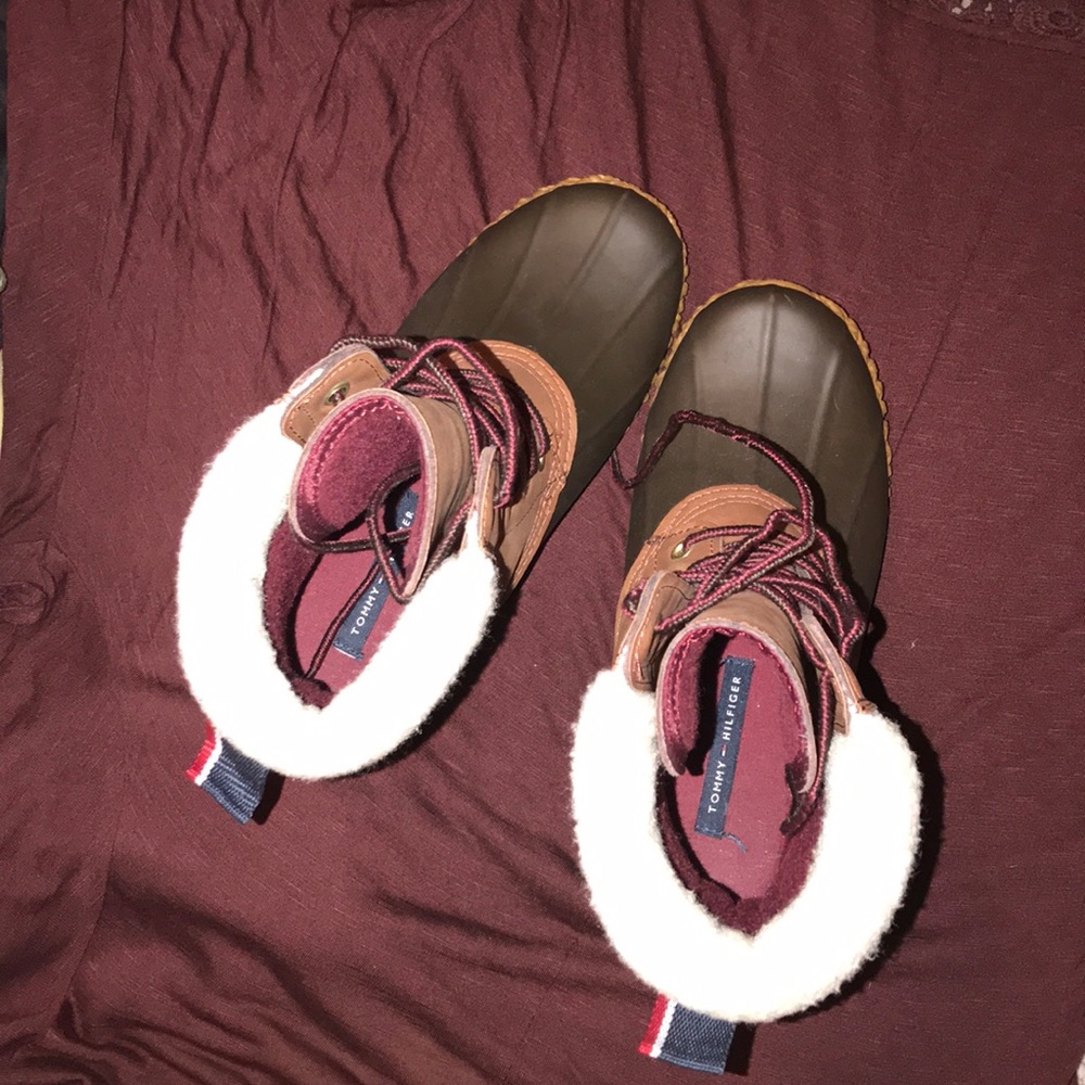 Tommy Hilfiger bean boots