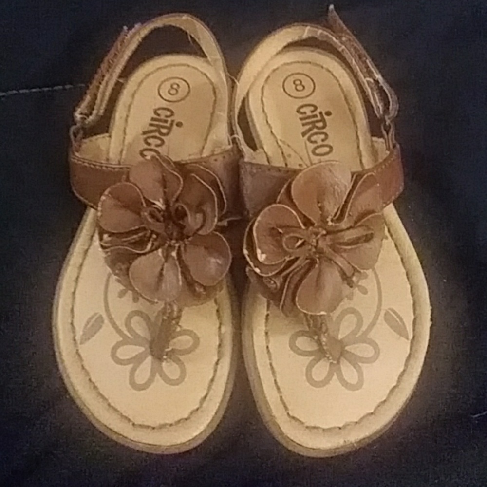 Sandles