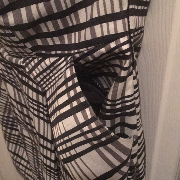 Forever 21 Black and White Strapless Dress EUC - Picture 4 of 4