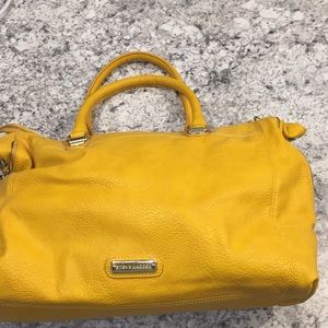 Steve Madden mustard shoulder bag