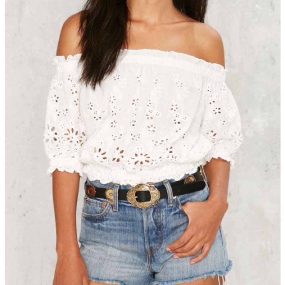Cute white cropped top