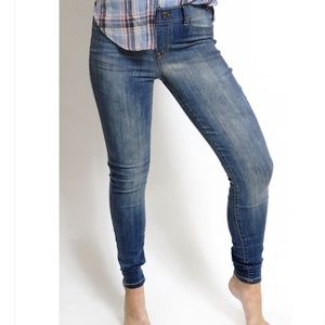 LIGHT BLUE DENIM JEANS