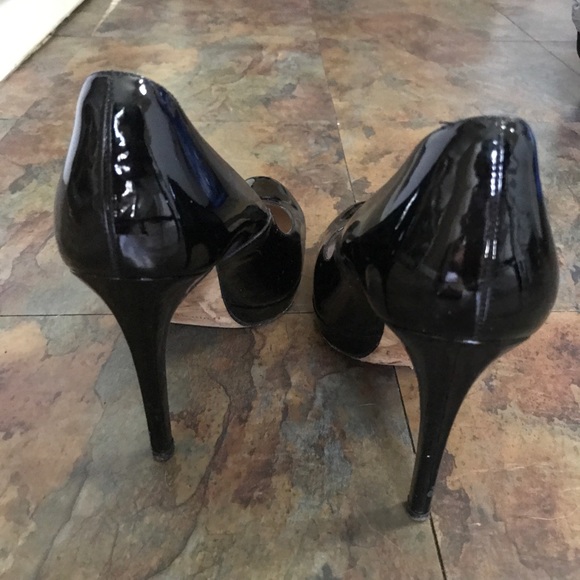 L.K. Bennett Women’s Black Patent Pumps Size 9.5 - Picture 3 of 4